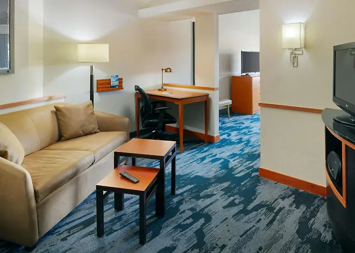 Fairfield Inn&Suites Commerce