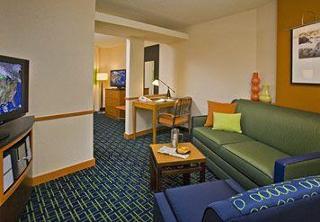 Fairfield & By Marriott 3* Commerce